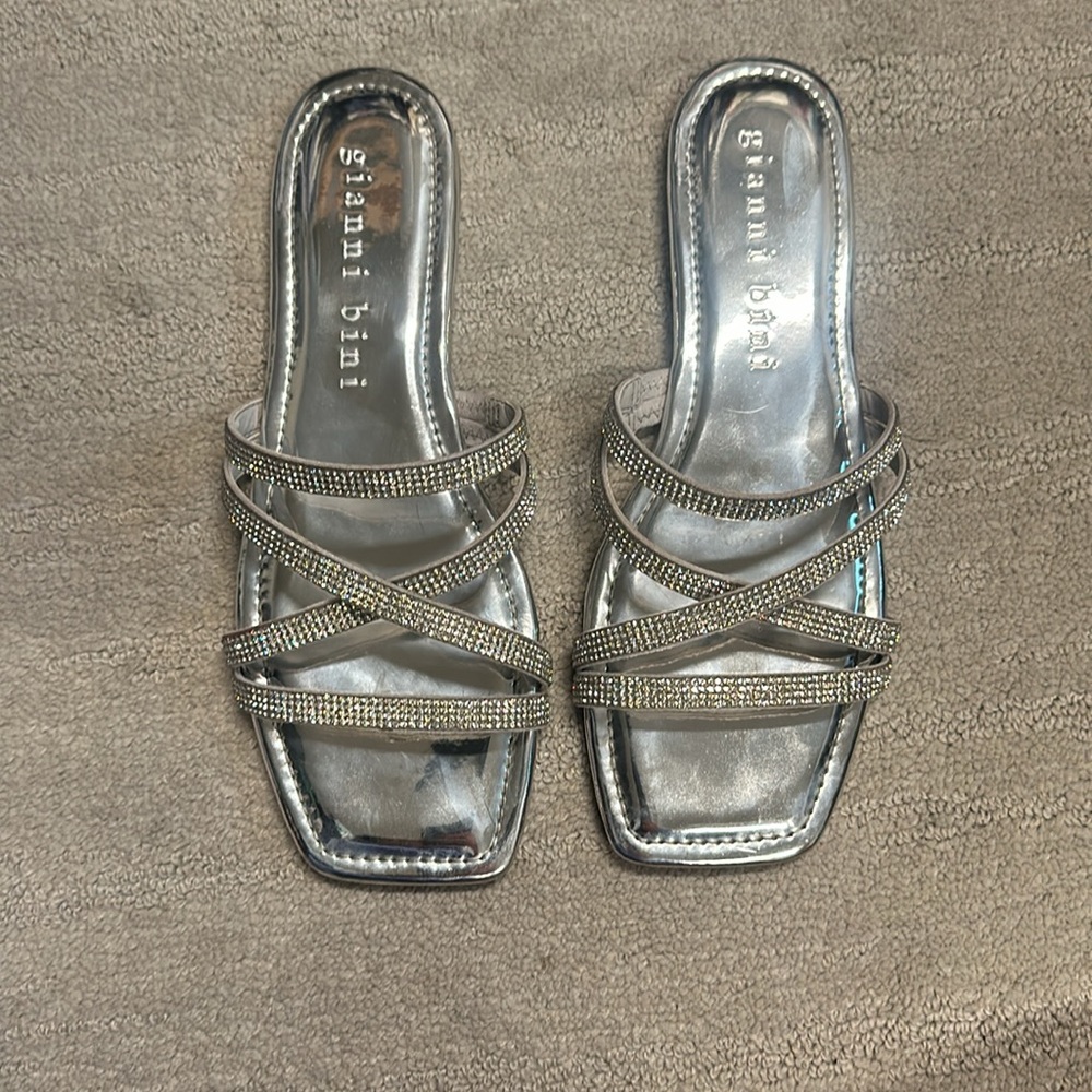Gianni Bini silver rhinestone sandal size 7.5